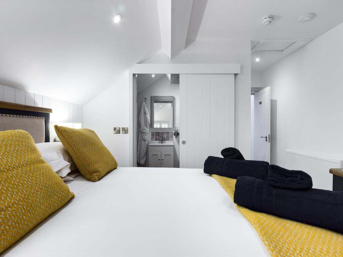 Driftwood Boutique Guest House Rhosneigr Exterior photo